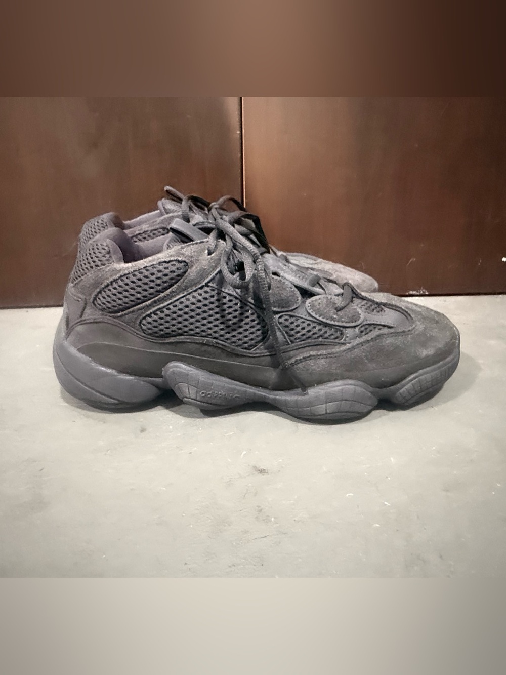 YEEZY x ADIDAS MENS 500 UTILITY SNEAKERS, SIZE US 10.5, GRAPHITE GREY/BLACK